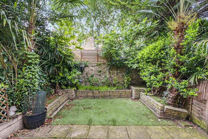 2 Bedroom Flat To Rent In Tuskar Street, London, SE10