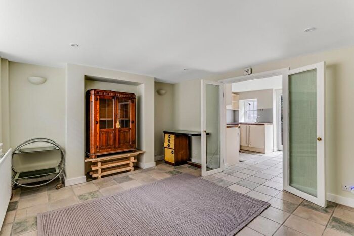 1 Bedroom Apartment To Rent In Arlington Road, Camden, NW1