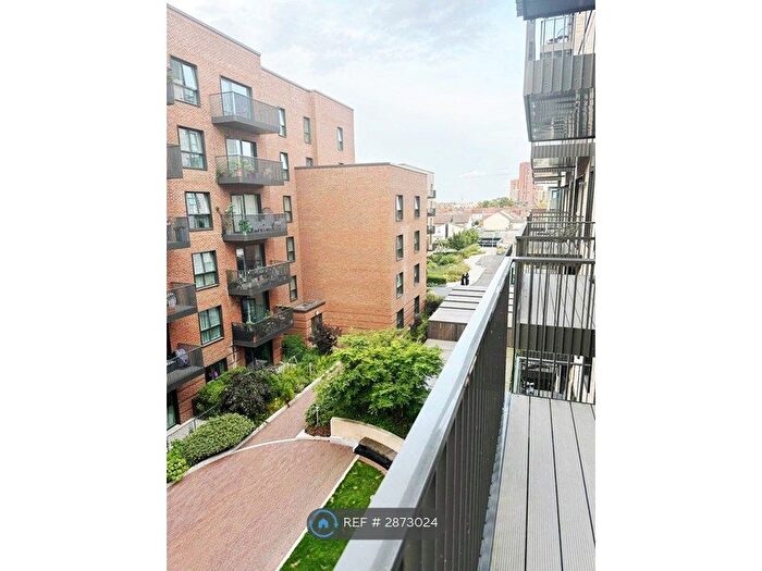 Studio To Rent In Greenleaf Walk, Greater London, UB1