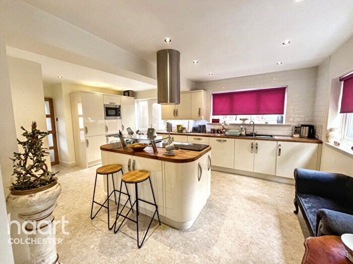 3 Bedroom Semi-Detached House For Sale In Swallowdale, Colchester, CO2