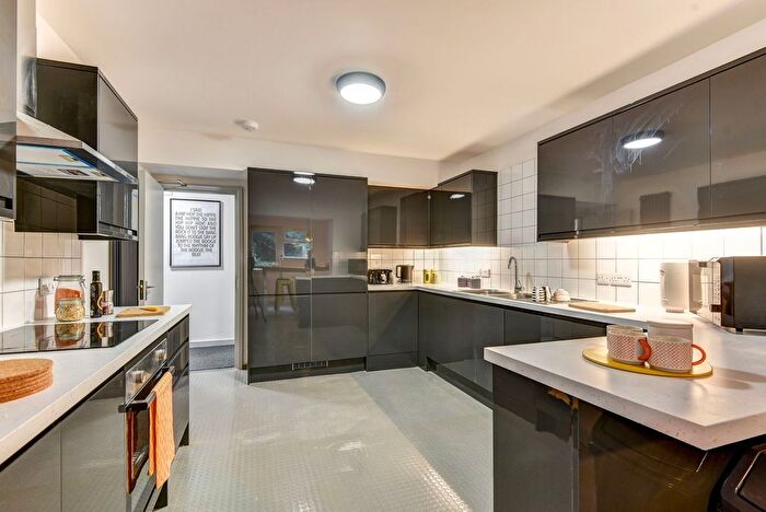 8 Bedroom Semi-detached House To Rent In Maskelyne Avenue, Bristol, BS10