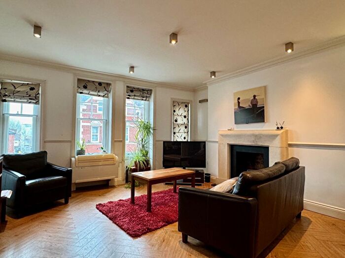 2 Bedroom Flat To Rent In Heath Street, NW3