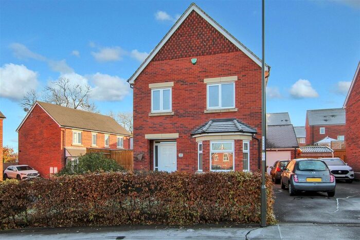 4 Bedroom Property To Rent In Headstock Drive, Castle Gresley, Swadlincote, DE11