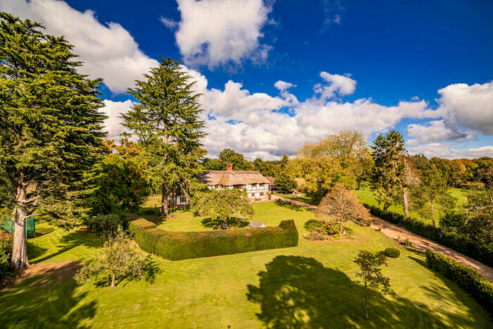 6 Bedroom House For Sale In Lavender Cottage, Cane End, RG4