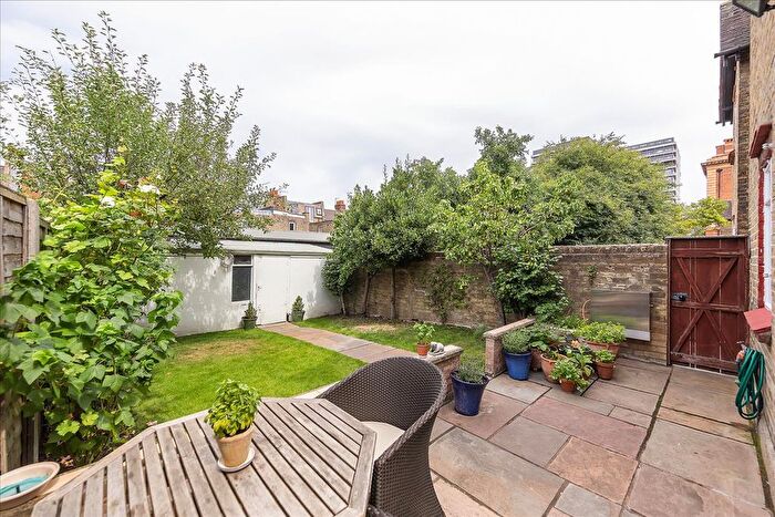 3 Bedroom Flat For Sale In Colwith Road, Hammersmith, London, W6