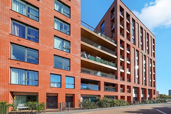 3 Bedroom Flat For Sale In Thorney Close, London, NW9