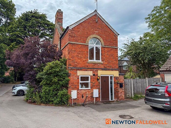 2 Bedroom Detached House For Sale In Winthorpe Road, Newark, NG24