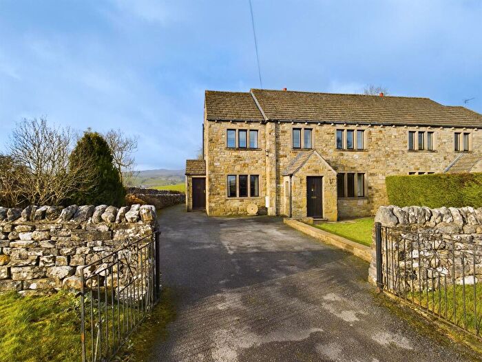 4 Bedroom Semi-Detached House To Rent In Calton, Skipton, BD23