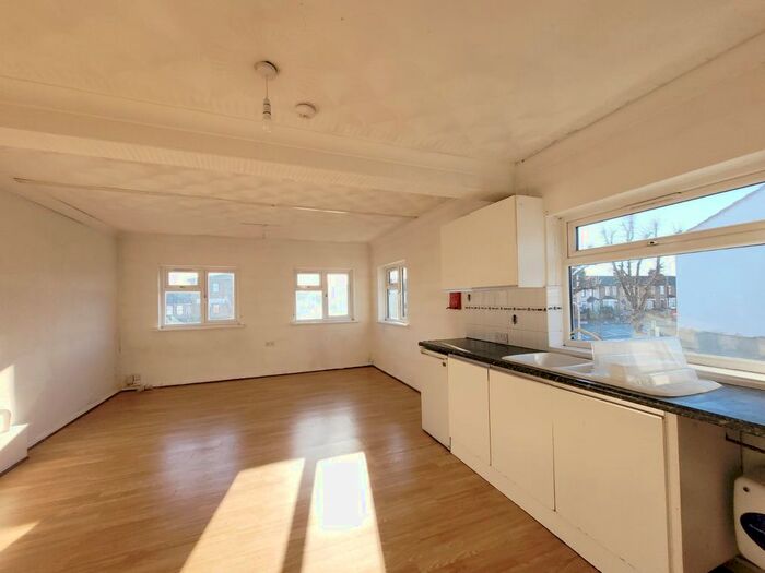 Studio To Rent In Ripple Road, Barking, Essex IG11