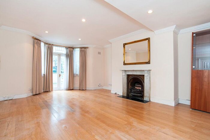 2 Bedroom Flat To Rent In Parkhill Road, London, NW3
