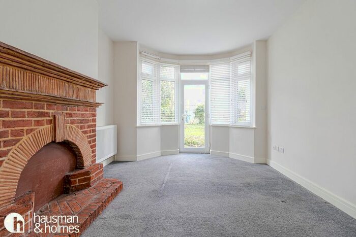 4 Bedroom Semi-Detached House To Rent In Heathfield Gardens, London, NW11