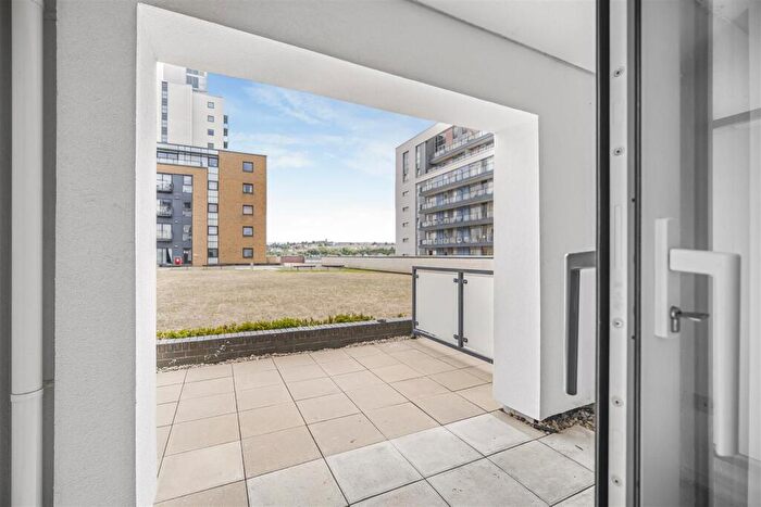 2 Bedroom House To Rent In Douglas House, Ferry Court, Cardiff, CF11