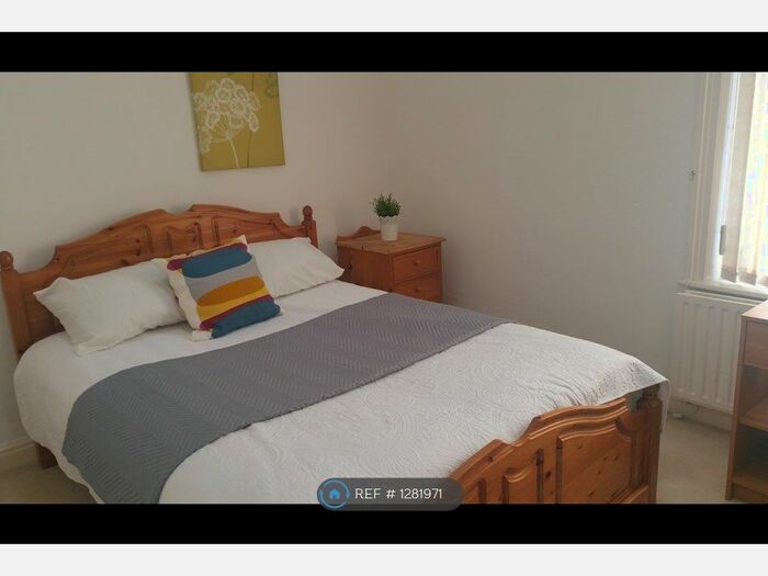 2 Bedroom Terraced House To Rent In Lister Street, Huddersfield, HD5