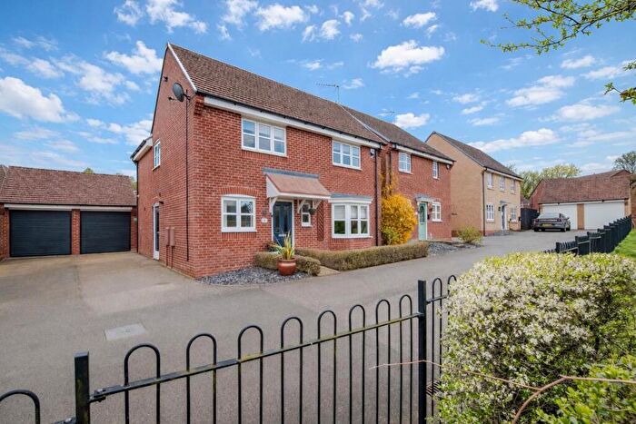 4 Bedroom Detached House For Sale In Cadnams Lane, Irthlingborough, NN9