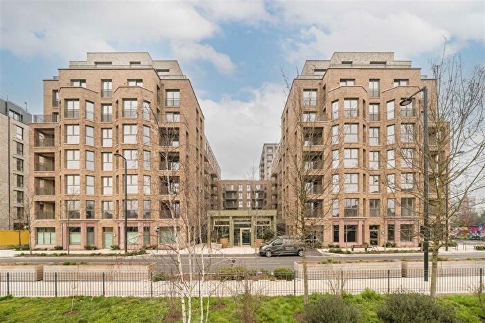 2 Bedroom Flat To Rent In Ribbon Lane, Brent Cross Town, NW2