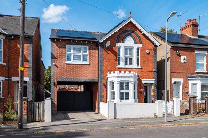 4 Bedroom Detached House For Sale In Westfield Road, Bletchley Milton Keynes, MK2