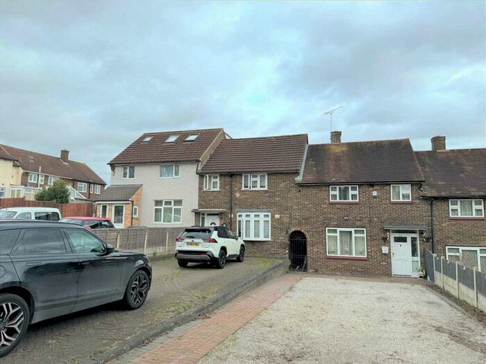 3 Bedroom End Of Terrace House To Rent In Straight Road, Romford, Romford, RM3