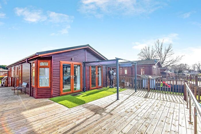 2 Bedroom Park Home For Sale In Barholm Road, Tallington, Stamford, PE9