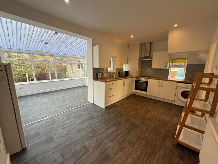 3 Bedroom House To Rent In Verity View, Leeds, LS9