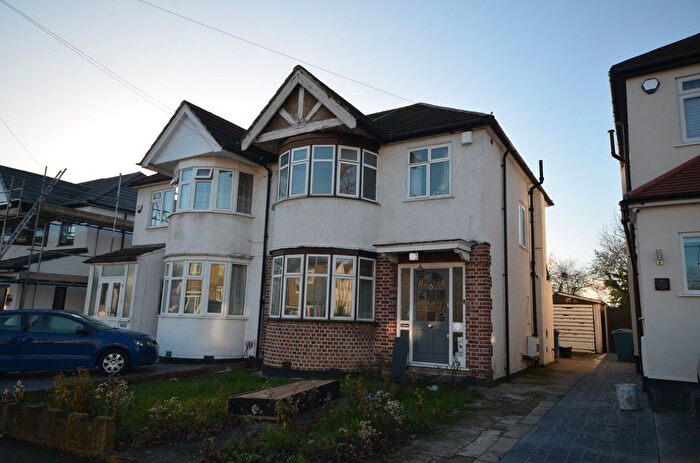 3 Bedroom Semi Detached House For Sale In Kingshill Drive, Kenton, HA3