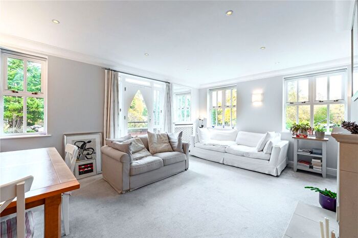 2 Bedroom Flat For Sale In Ascent House, Ellesmere Road, Weybridge, KT13