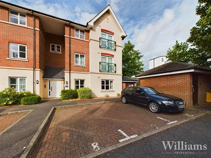 1 Bedroom Flat For Sale In Viridian Square, Aylesbury, HP21