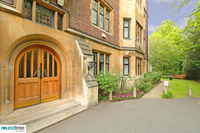 3 Bedroom Flat To Rent In Bellmoor, East Heath Road, Hampstead, NW3