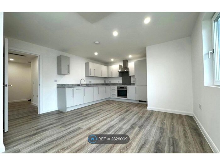 2 Bedroom Flat To Rent In Penny Place, Ashford, TN24
