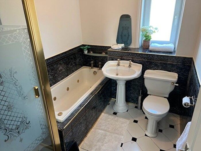 2 Bedroom Flat To Rent In Harehill Road, Bridge Of Don, Aberdeen, AB22