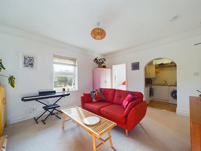 1 Bedroom Apartment For Sale In Parkwood Road, Bournemouth, Dorset, BH5