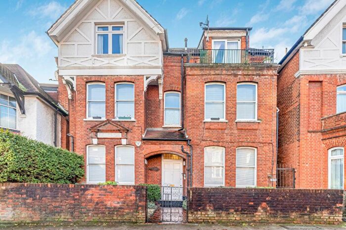 2 Bedroom Flat For Sale In Finchley Road, Hampstead, London, NW3
