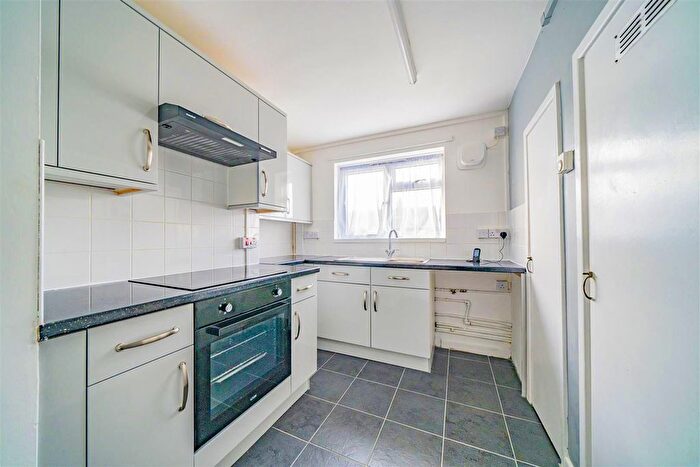 1 Bedroom Flat For Sale In East Weare Road, Portland, DT5