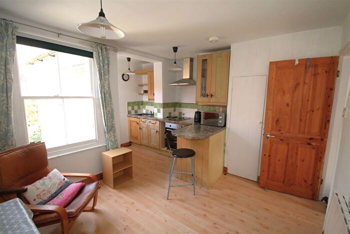 1 Bedroom Flat To Rent In Dover Street, Canterbury, CT1