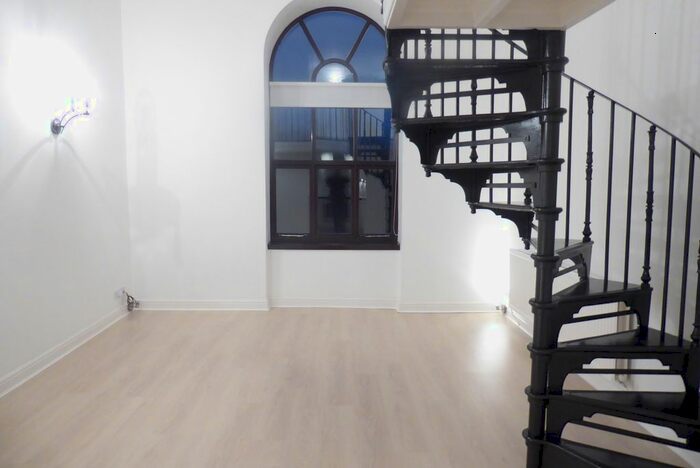 2 Bedroom Flat To Rent In The Spinnings, Summerseat, BL9