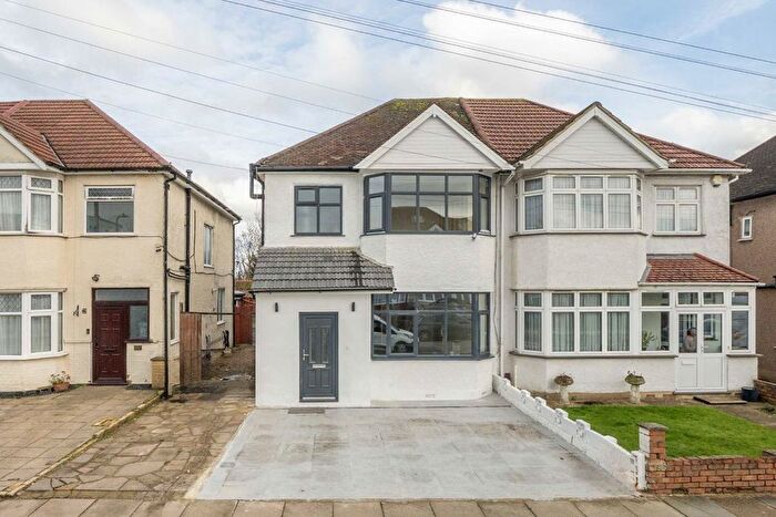 3 Bedroom Property To Rent In North Way, London, NW9