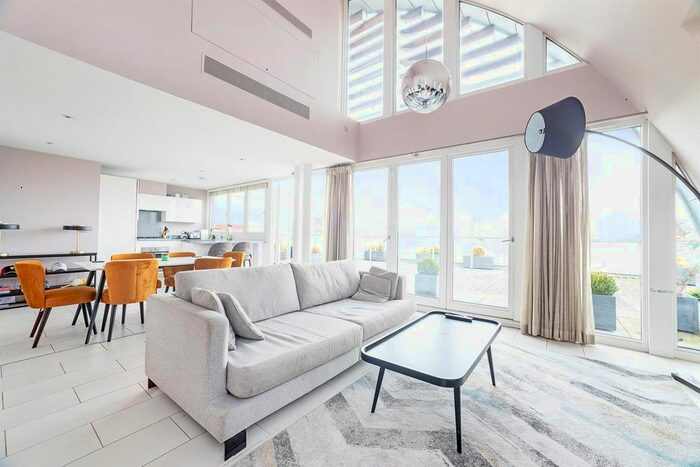 3 Bedroom Flat To Rent In Park Street, Borough Market, London Bridge, SE1