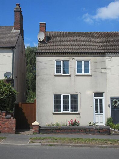 3 Bedroom Semi-Detached House For Sale In Hartshorne Road, Woodville, Swadlincote, DE11