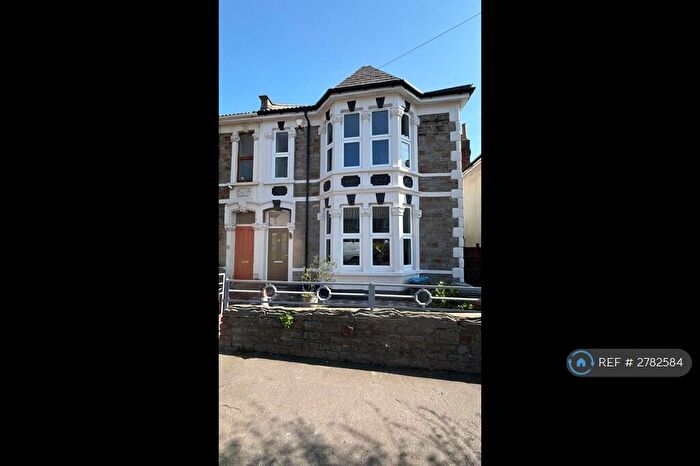 4 Bedroom Semi-Detached House To Rent In The Avenue, Bristol, BS5