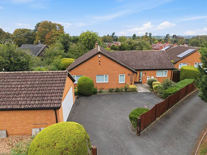 2 Bedroom Bungalow For Sale In Irchester Road, Rushden, NN10