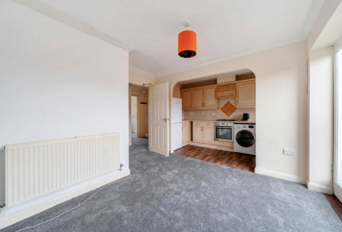 2 Bedroom Apartment For Sale In Station Road, Montpelier, Bristol, Somerset, BS6