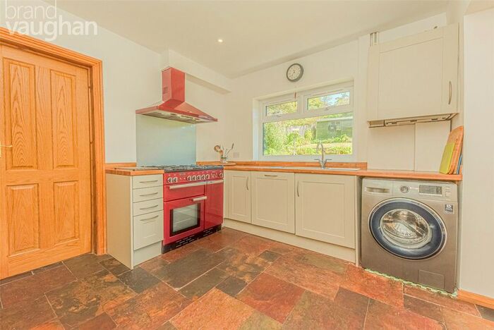5 Bedroom Semi-Detached House To Rent In Walmer Crescent, Brighton, BN2