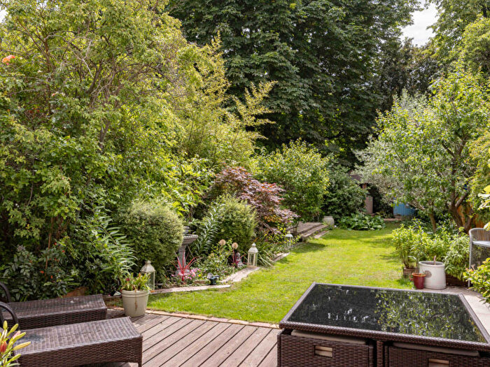 2 Bedroom Apartment For Sale In Greville Road, London, NW6
