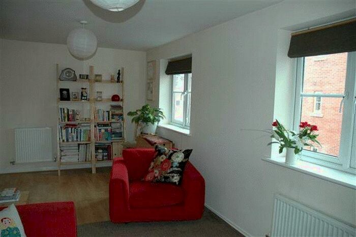 1 Bedroom Flat To Rent In Fishers Mead, Long Ashton, BS41