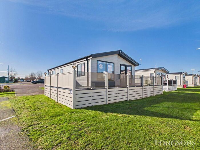 2 Bedroom Park Home For Sale In Seaview Holiday Park, CT5