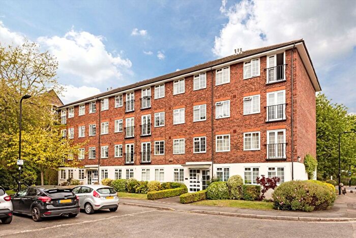 2 Bedroom Flat To Rent In St. Peters Way, Ealing, W5
