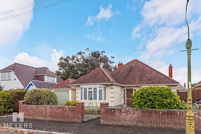 2 Bedroom Bungalow For Sale In Glendale Road, Bournemouth, BH6
