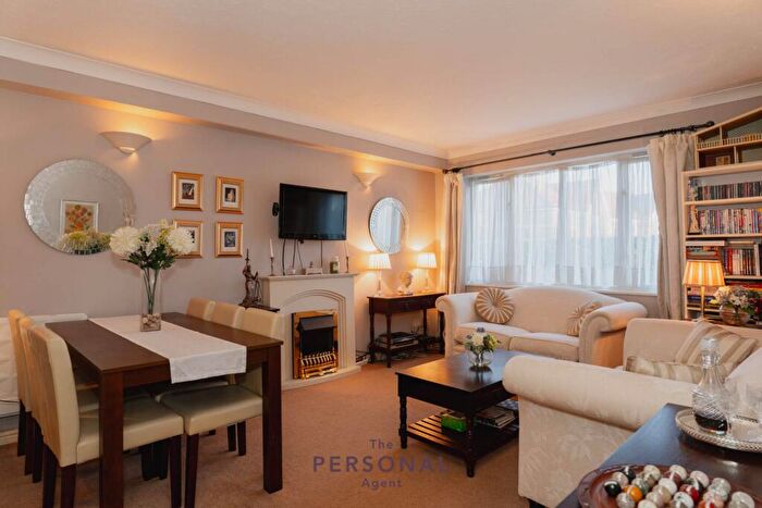 1 Bedroom Apartment To Rent In Rembrandt Court, Epsom, KT19