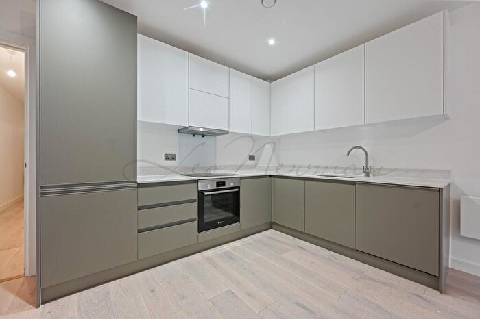 2 Bedroom Flat To Rent In Caroline Street, Limehouse, E1