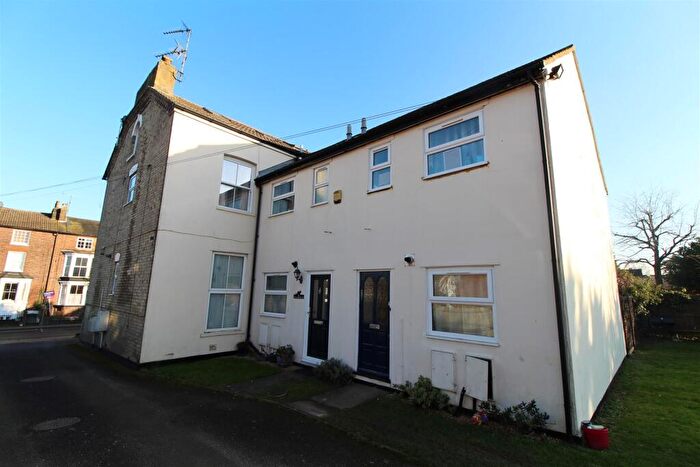 2 Bedroom End Of Terrace House To Rent In Icknield Street, Dunstable, LU6