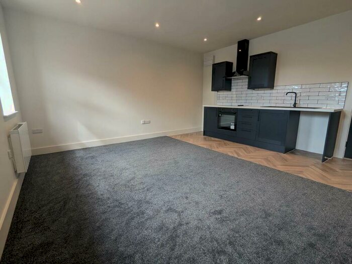 1 Bedroom Flat To Rent In Wind Street, Neath, SA11